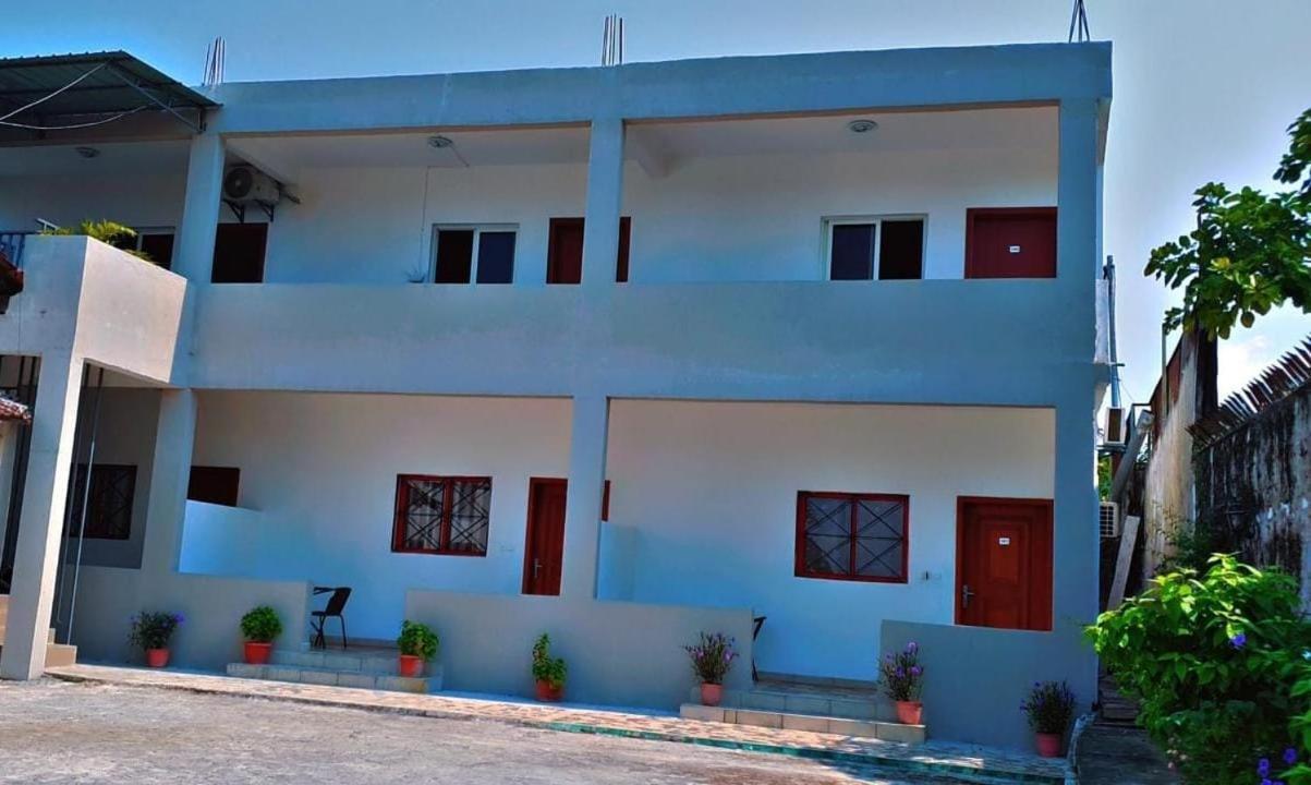 Namaste Hotel & Restaurant Libreville Exterior photo